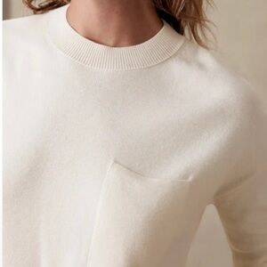Banana Republic - cream sweater w pocket